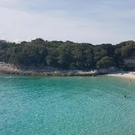 6 People With Air Conditioning And 2 Bathrooms, Near Porto Vecchio * ゾンザ