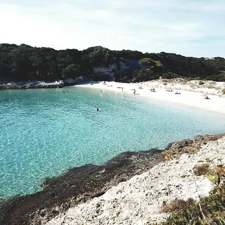 6 People With Air Conditioning And 2 Bathrooms, Near Porto Vecchio