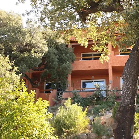 6 People With Air Conditioning And 2 Bathrooms, Near Porto Vecchio